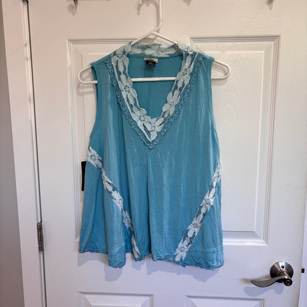 POL blue floral tank